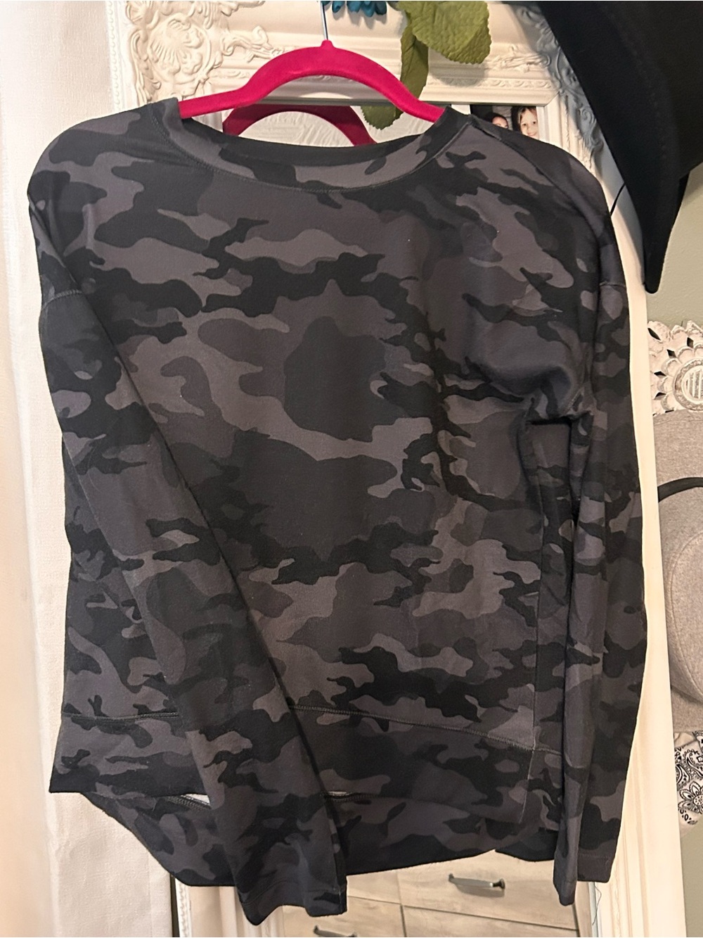 Women’s Avia Camouflage gym Shirt - Charcoal Gray